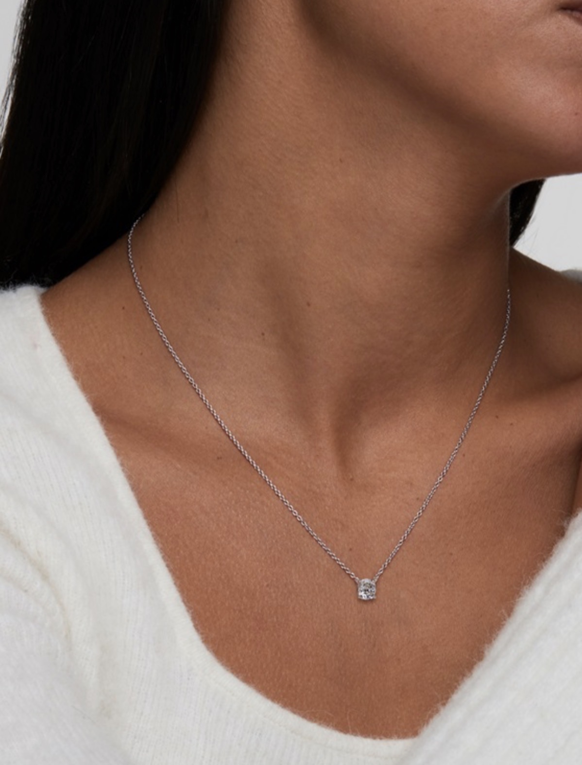 feine halskette aus silber 925 rhodiniert mit korngefasstem bergkristall 4mm