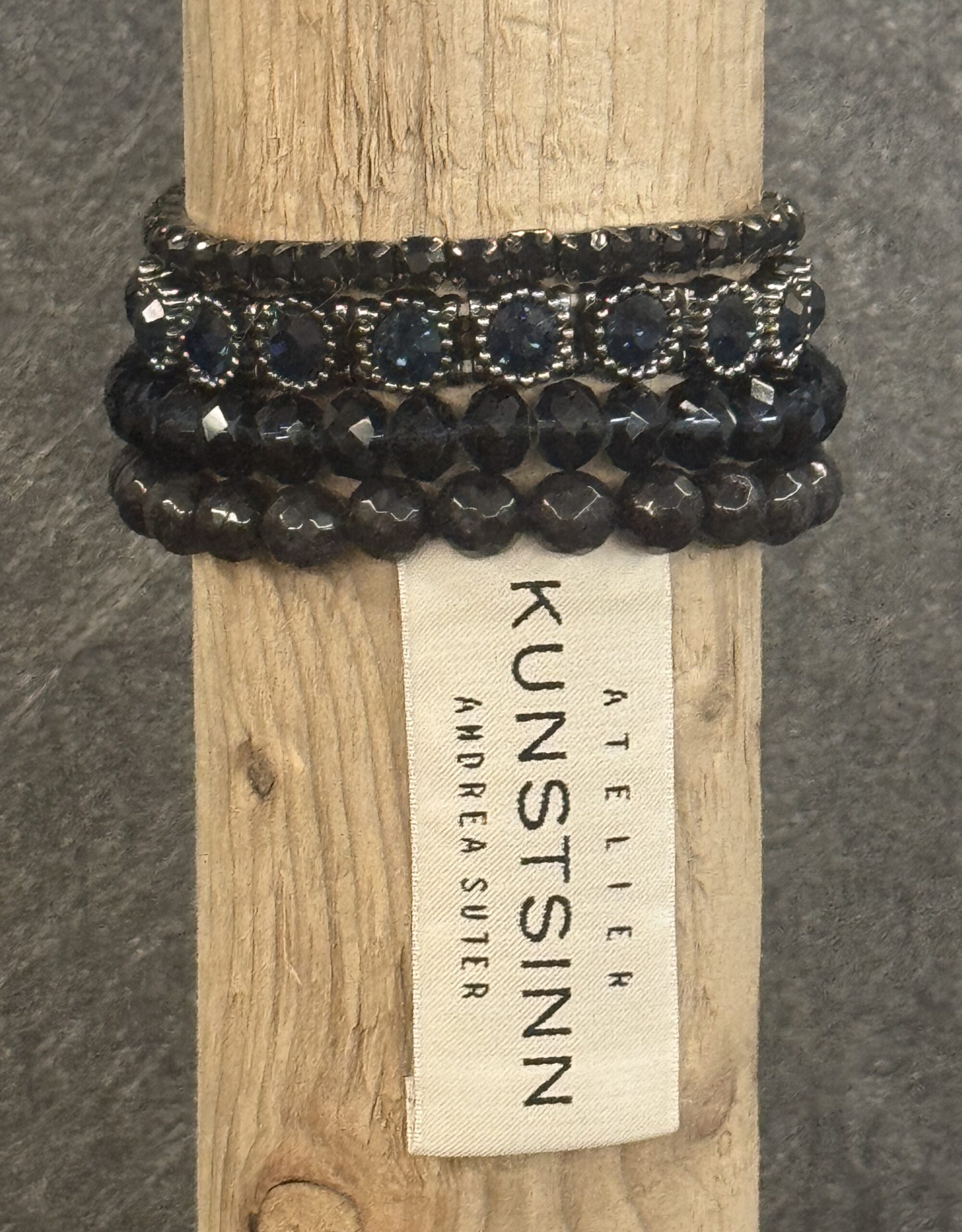 armband cristina nr.203 "drei nuancen. dunkel, edel, ausdrucksstark."