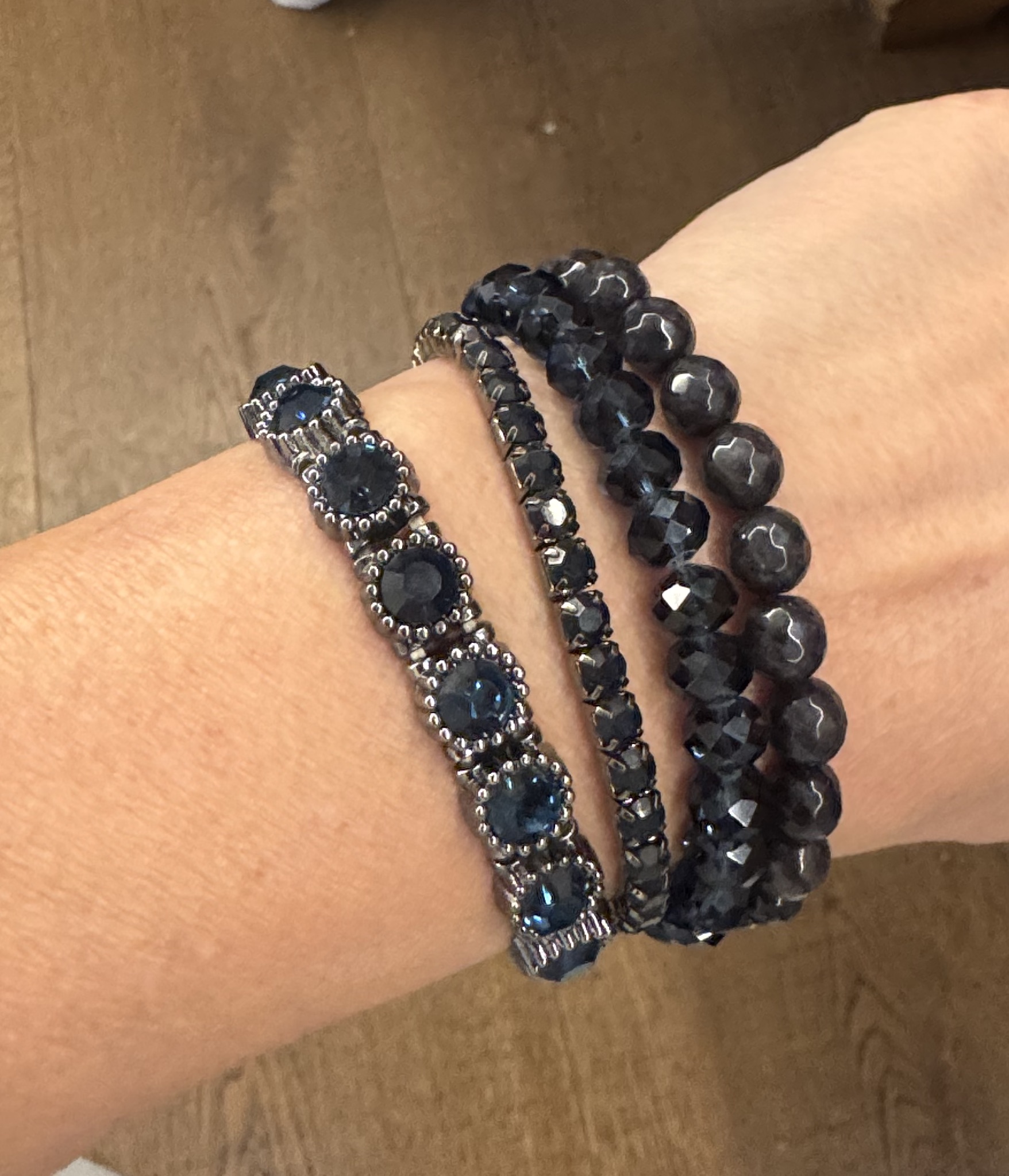 armband veronika nr.201„vier nuancen. eine starke handschrift.“