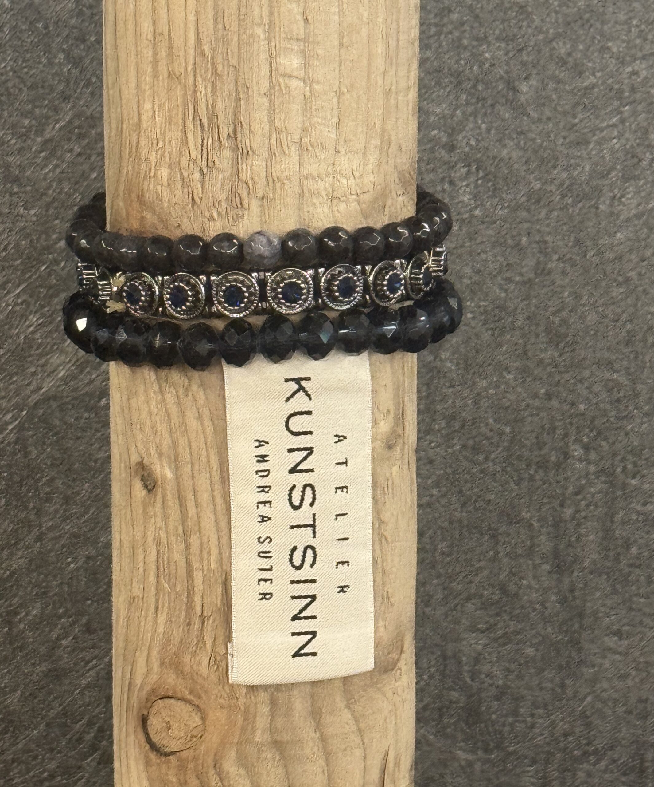armband cristina nr.203 "drei nuancen. dunkel, edel, ausdrucksstark."